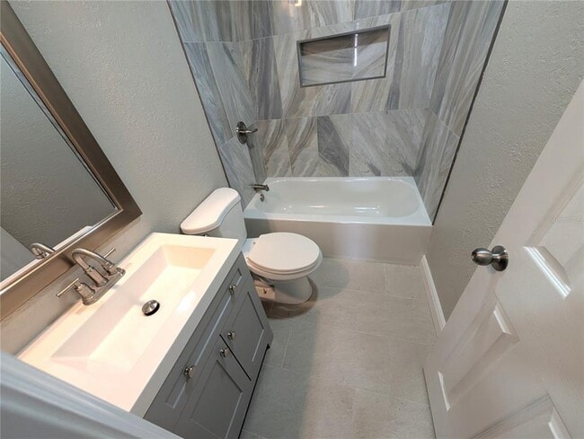 Building Photo - 5521 Bay Blvd