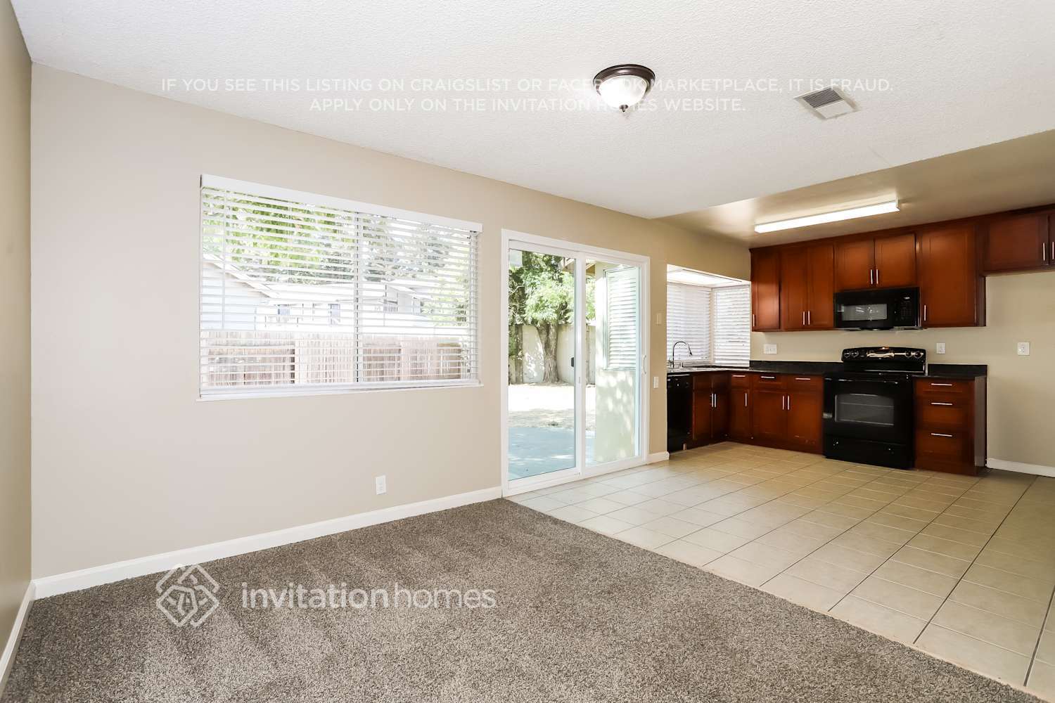 Building Photo - 1385 Meadowlark Dr