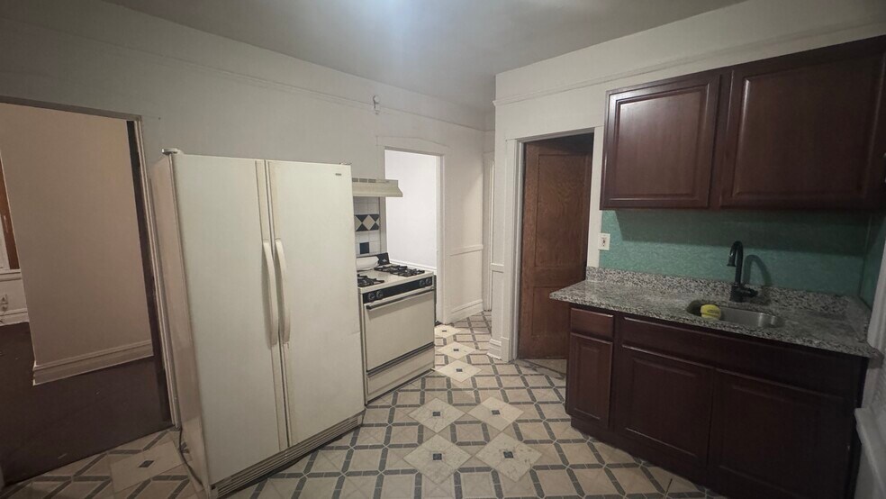 Building Photo - 1621 S 50th Ct