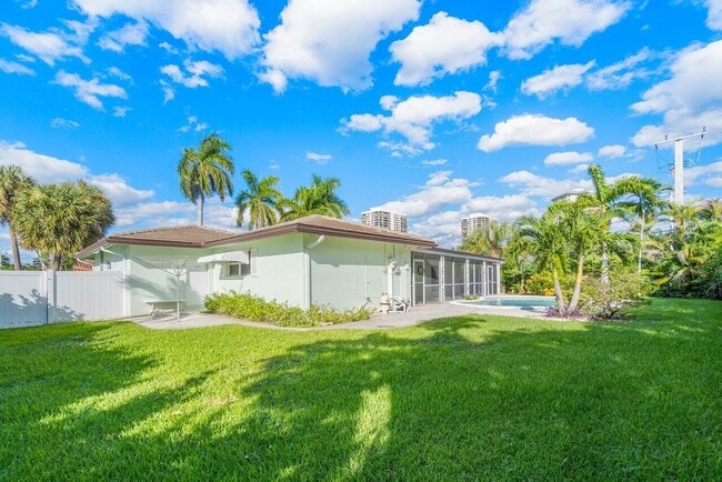 Building Photo - 1241 Emerald Dr