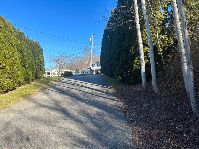 Building Photo - 135 Allison Dr