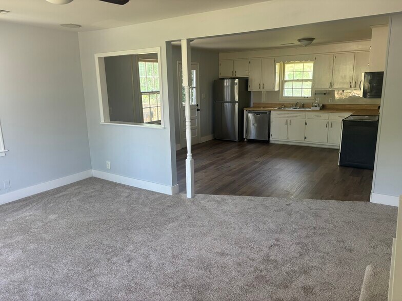 Building Photo - 7108 Cobb Cir