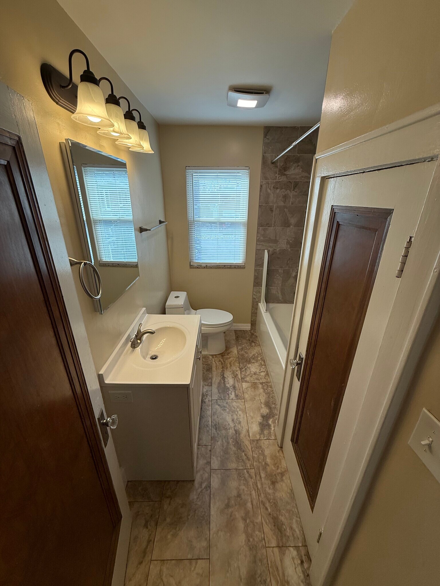 Building Photo - 2877 Sullivant Ave