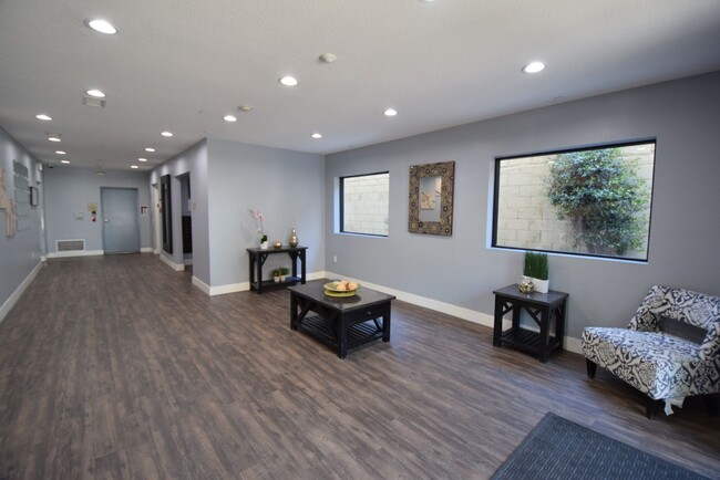 Building Photo - 7851 Ventura Canyon Ave
