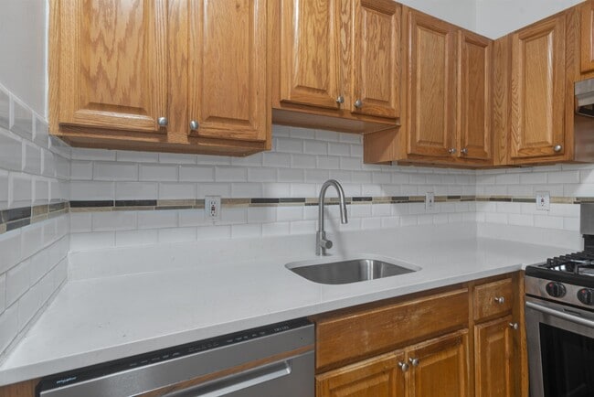 Building Photo - 149 Grant Ave