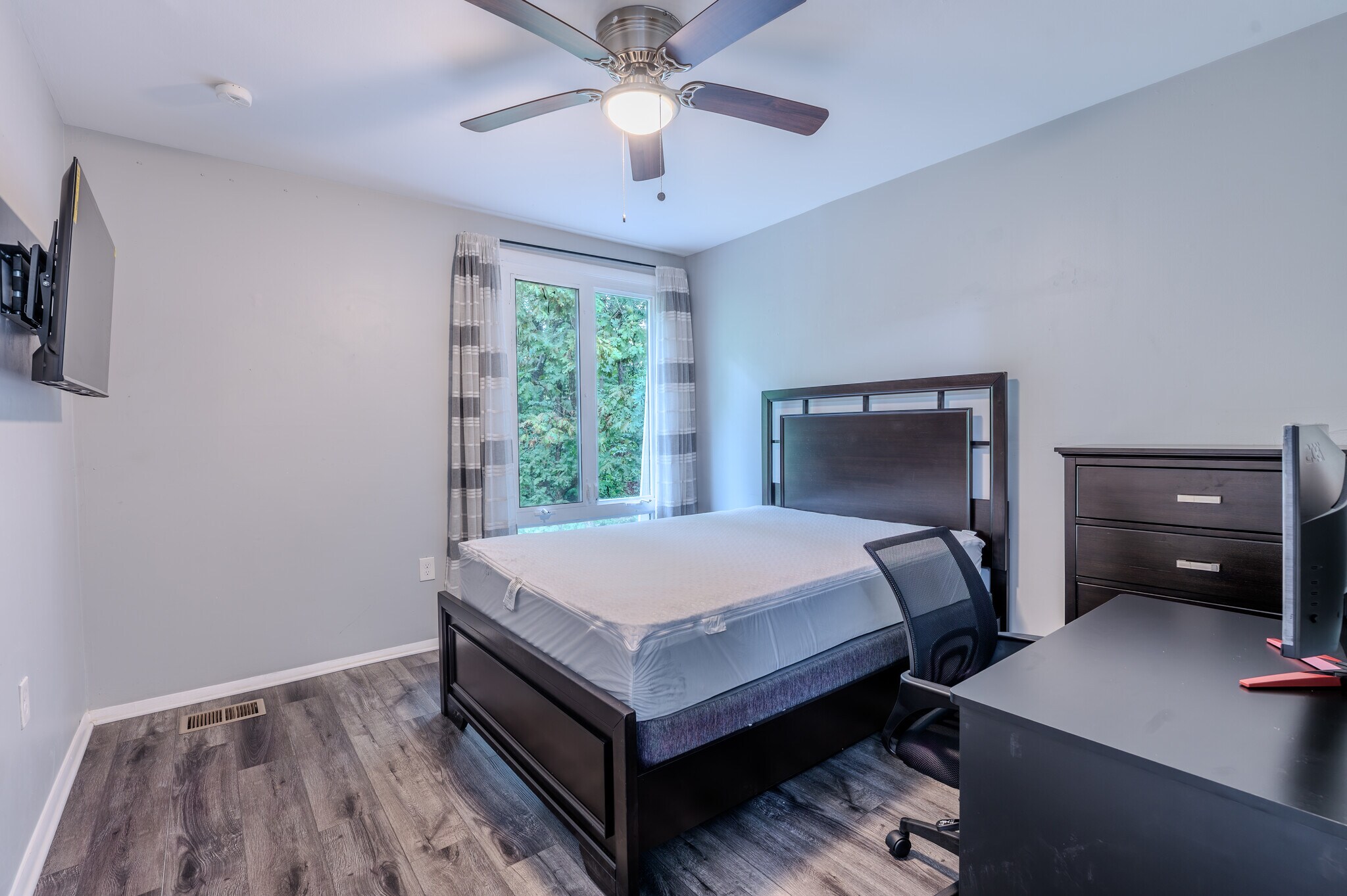 Bedroom - 2395 Yarmouth Ct