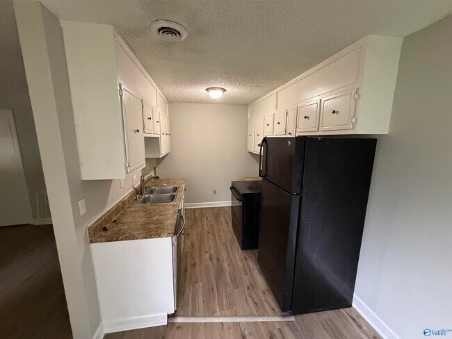 Building Photo - 12326 Chicamauga Trail SE