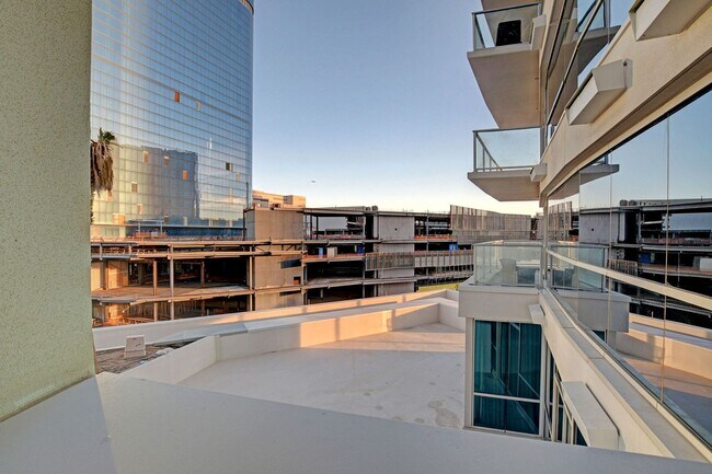 Building Photo - Sky 607-Stunning 2Bd/2Ba Residence