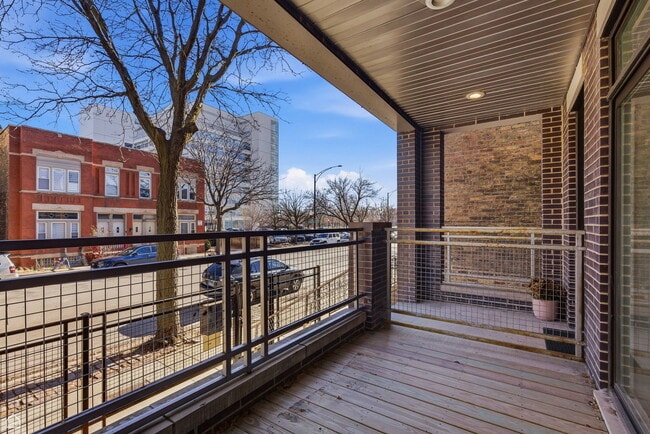 Building Photo - 1042 S Oakley Blvd