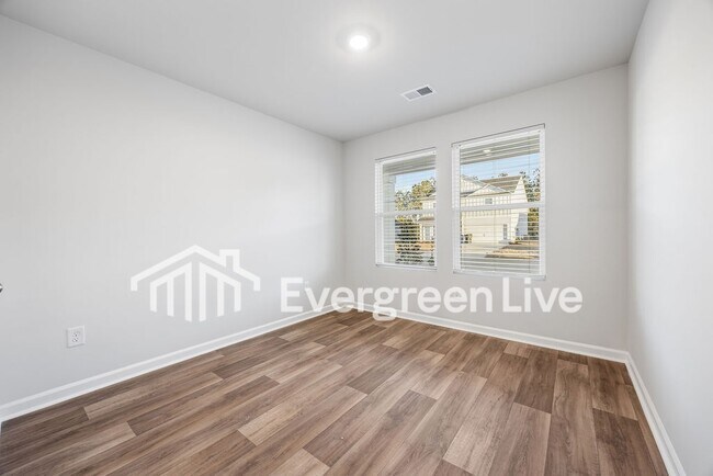 Building Photo - 1708 King Oaks Lp