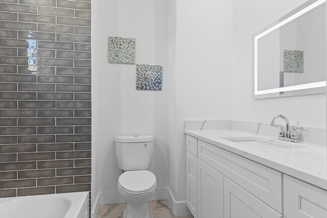 Building Photo - 4017 Ward St