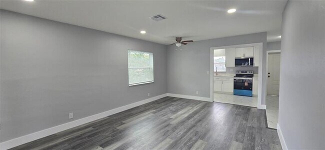 Building Photo - 8606 NW 35th St