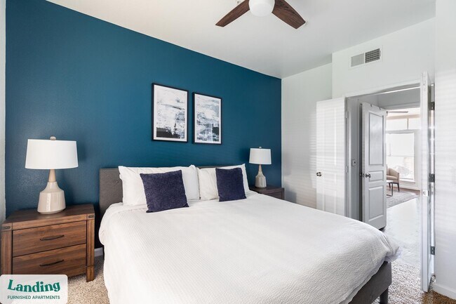 Building Photo - 1000 Henderson St