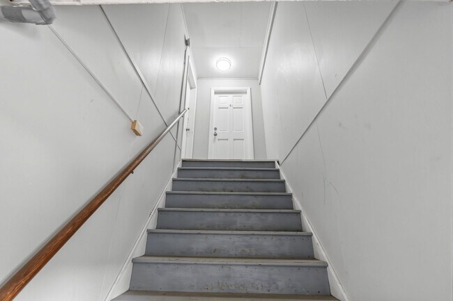 Building Photo - 37-39 Mead Street