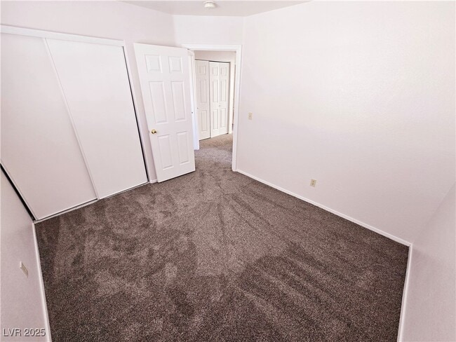 Building Photo - 7525 Hickory Hills Dr