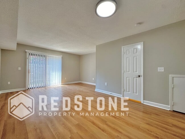 Building Photo - 727 S Broad St