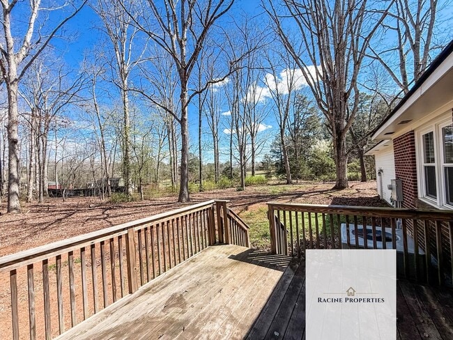 Building Photo - Spacious Living on a Generous Lot in Easley — Now Available for Rent!