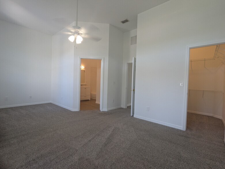 Building Photo - 132 Devon Cir