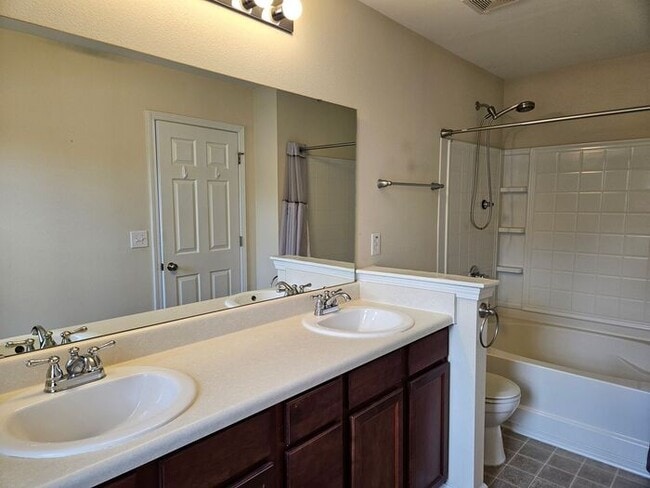 Building Photo - Bent Creek Plantaion