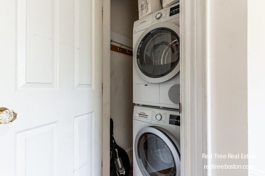 Building Photo - 1609 Tremont St