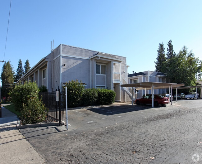 Building Photo - Amberwood Apartments