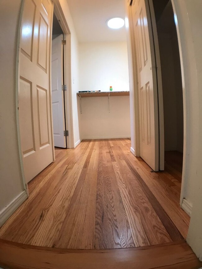 Building Photo - BEAUTIFUL WOOD FLOORS IN THIS- 5 BED 2 BATHROOM- GREAT DEAL!