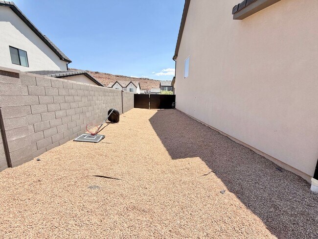 Building Photo - 1624 Cedar Mesa Dr