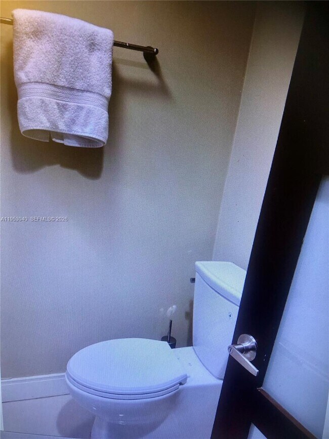 Building Photo - 20515 E Country Club Dr