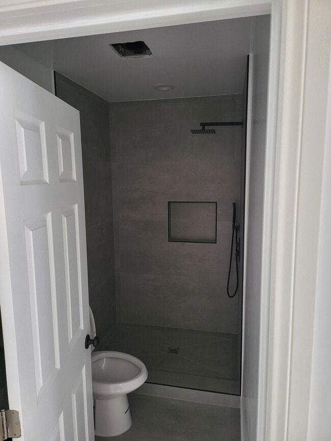 Building Photo - Charming 1BR House in Los Angeles