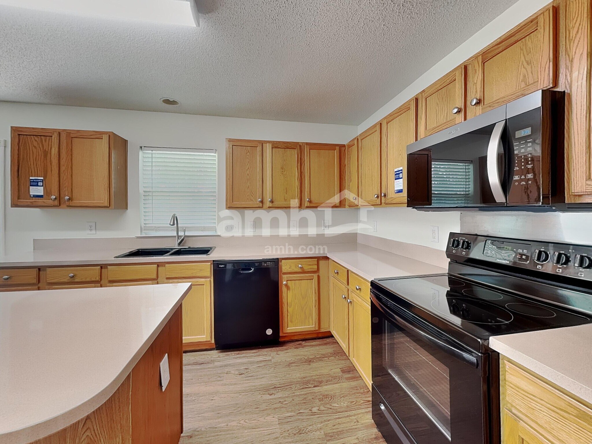 Building Photo - 1065 Meadowbrook Ln SW