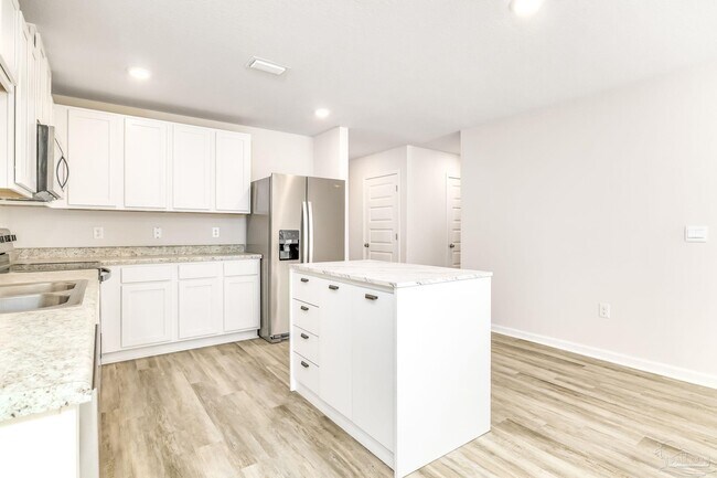 Building Photo - 6323 June Bug Dr