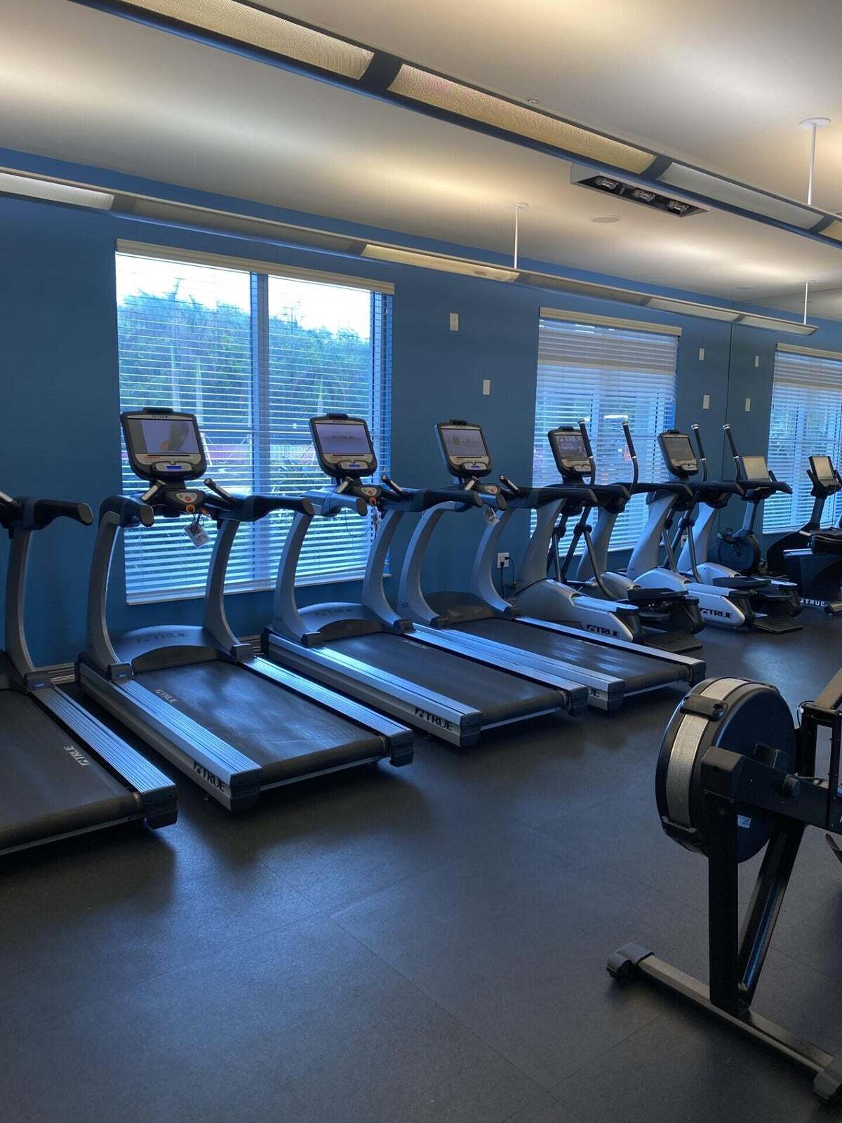 Building Photo - 700 E Boynton Beach Blvd