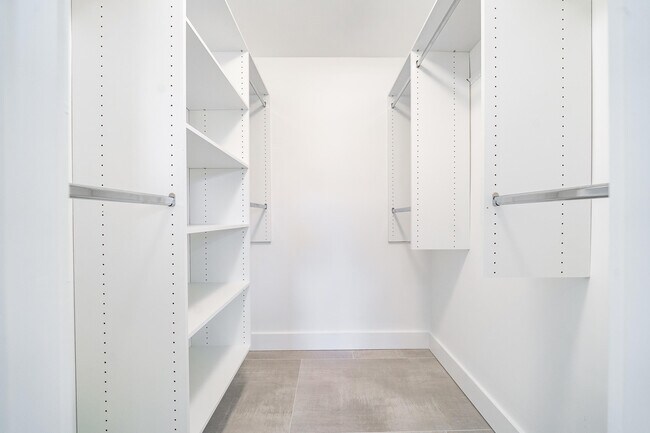 Building Photo - 11758 Banyan St