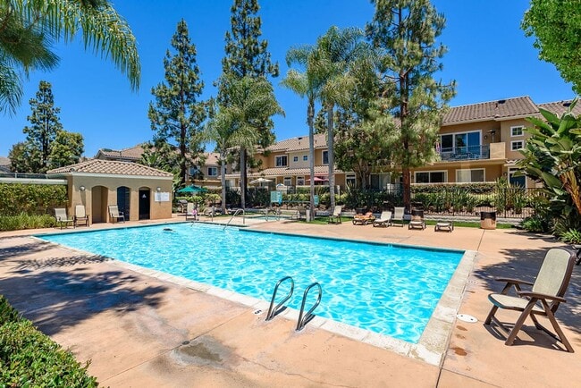 Building Photo - Quiet Carmel Valley Condo For Rent!