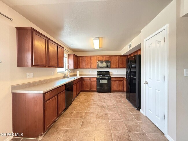 Building Photo - 6305 Rosa Gandara Pl