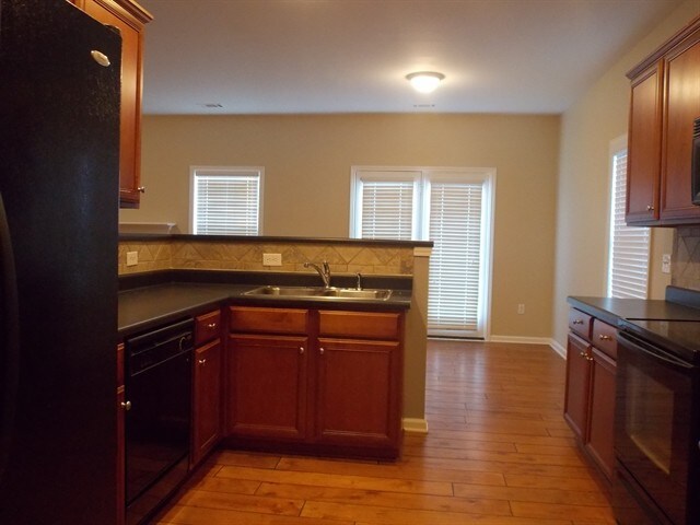 Building Photo - 4 Plum Orchard Ct