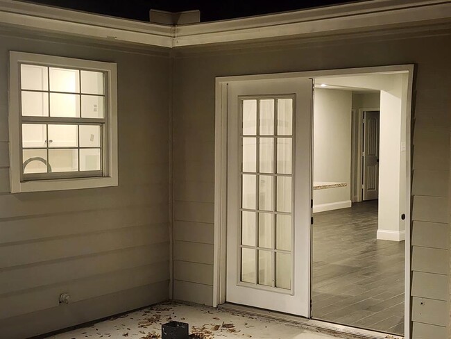 Building Photo - 2123 Quail Valley E Dr