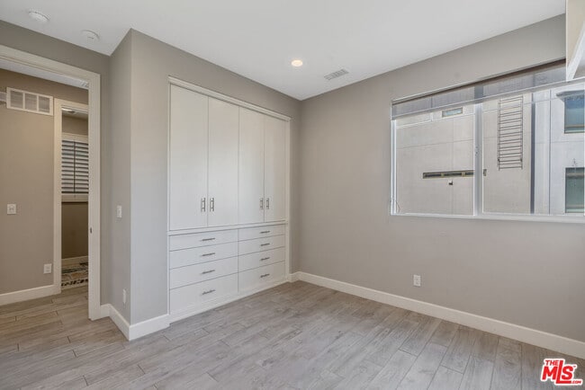 Building Photo - 12860 S Seaglass Cir