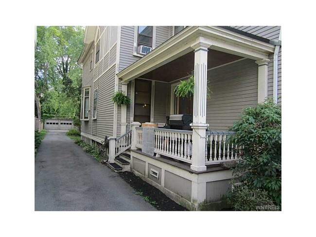 Building Photo - 256 Bryant St