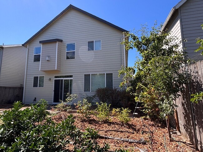 Building Photo - 4128 SW Dalton Pl