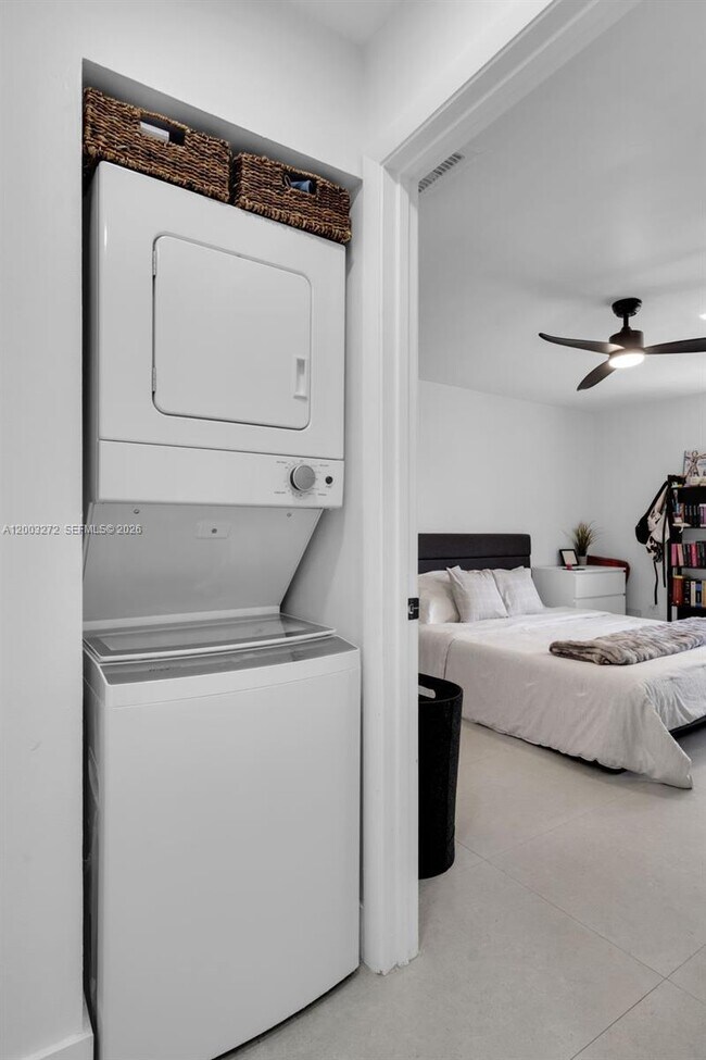 Building Photo - 250 SW 97th Terrace