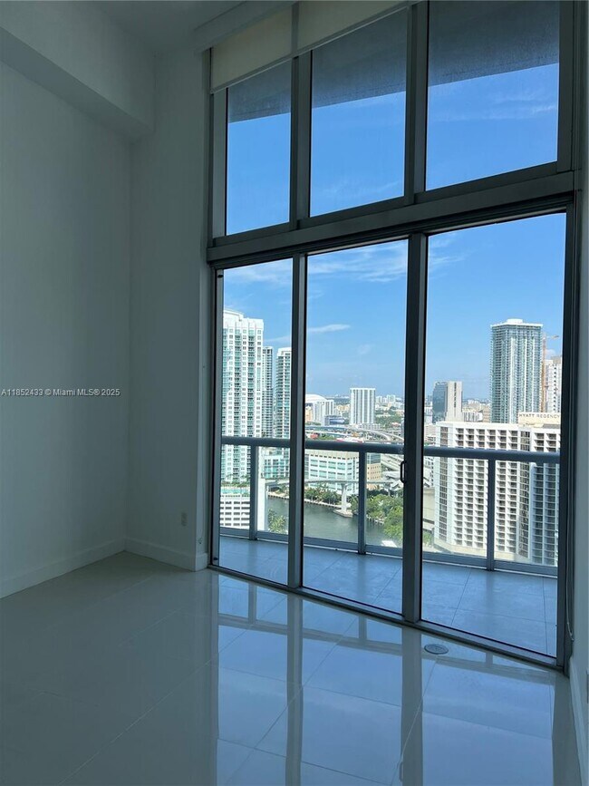 Building Photo - 465 Brickell Ave