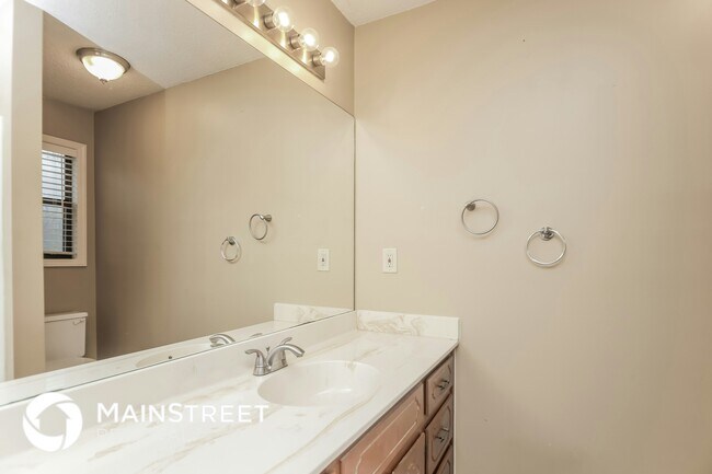 Building Photo - 5378 Springbrook Dr SW