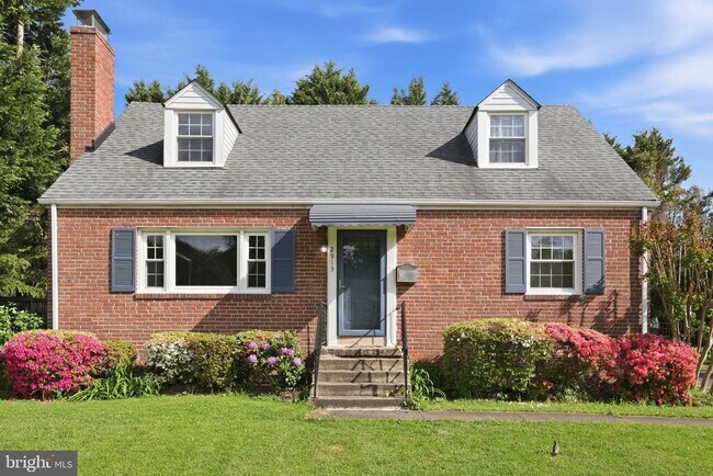 Building Photo - 2913 Cleave Dr