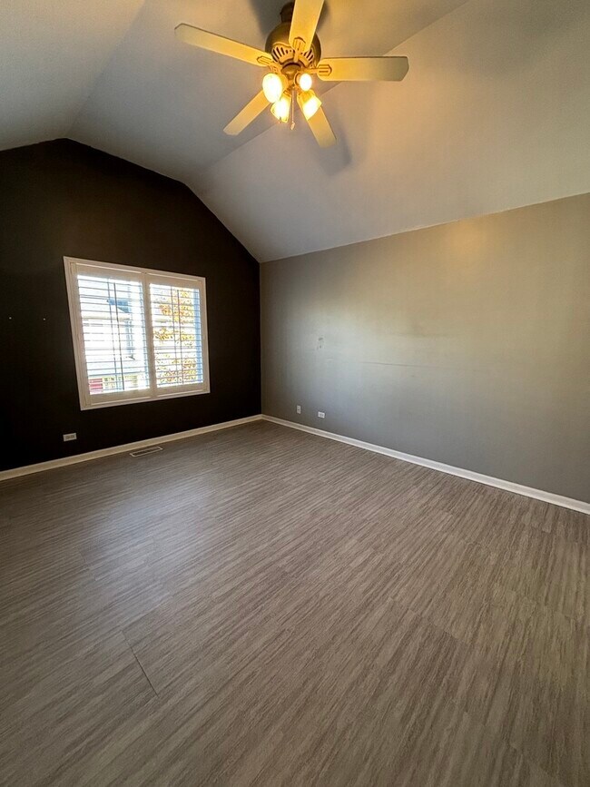 Building Photo - 268 Windsor Ct