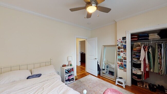 Building Photo - 15 Glenville Ave