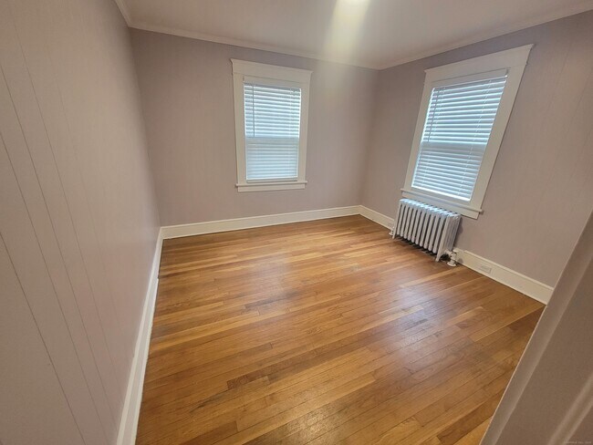 Building Photo - 12 Division St