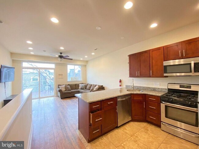 Building Photo - 2028 N 18th St