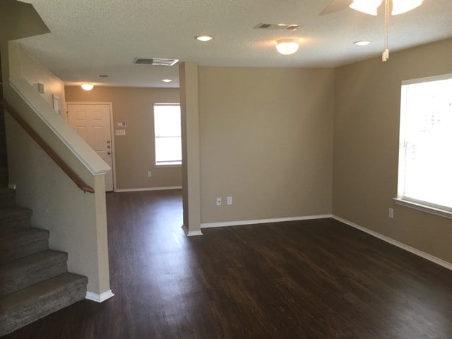 Building Photo - 214 Gayleh Ln