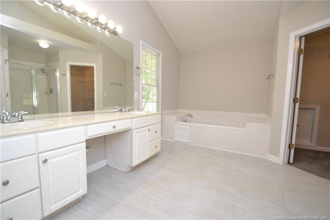 Building Photo - 4737 Sinclair Dr